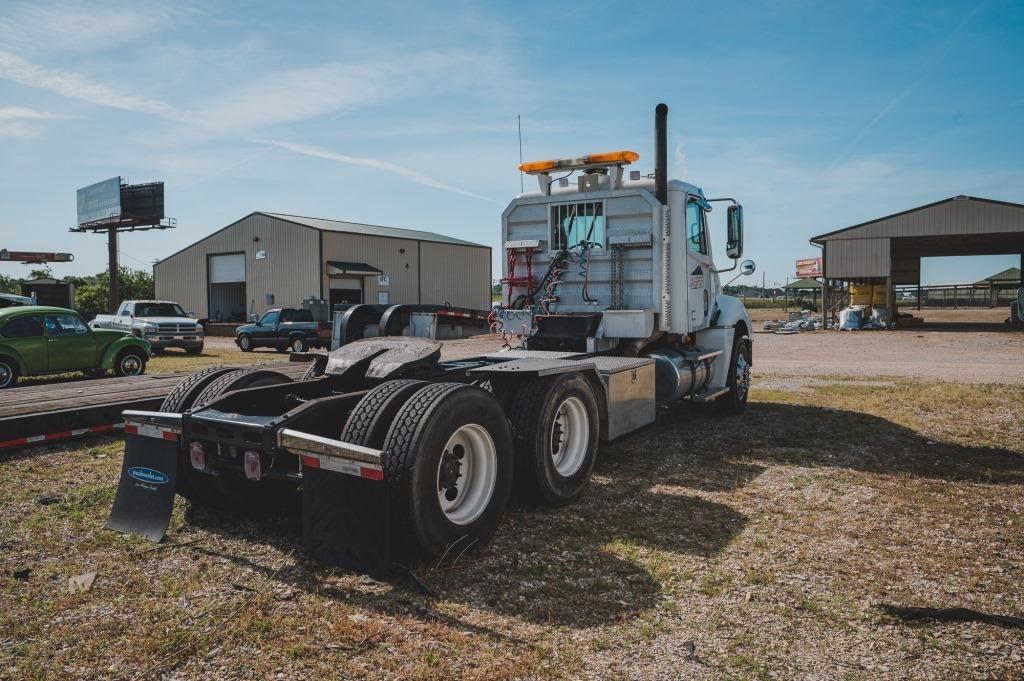 2009 FREIGHTLINER SEMI Miles Show: 156,915