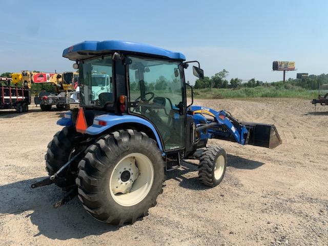 New Holland 3045 Compact Tractor Hours Show: 1,716