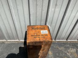 MOBILOIL "A" VACUUM OIL CO., NEW YORK, USA, WOOD CRATE