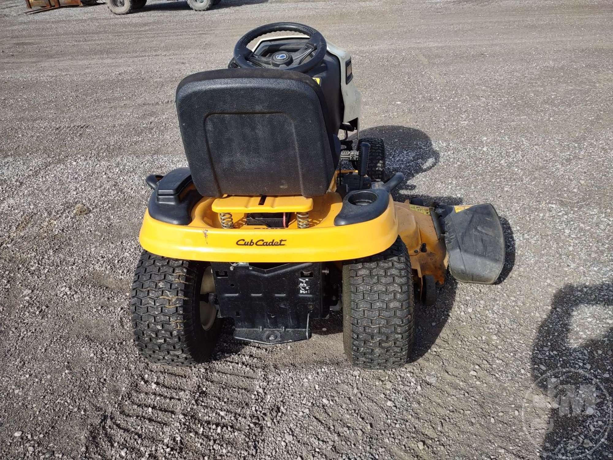 2014 CUB CADET LTX 1050 RIDING MOWER SN: 13 WQ93AP009