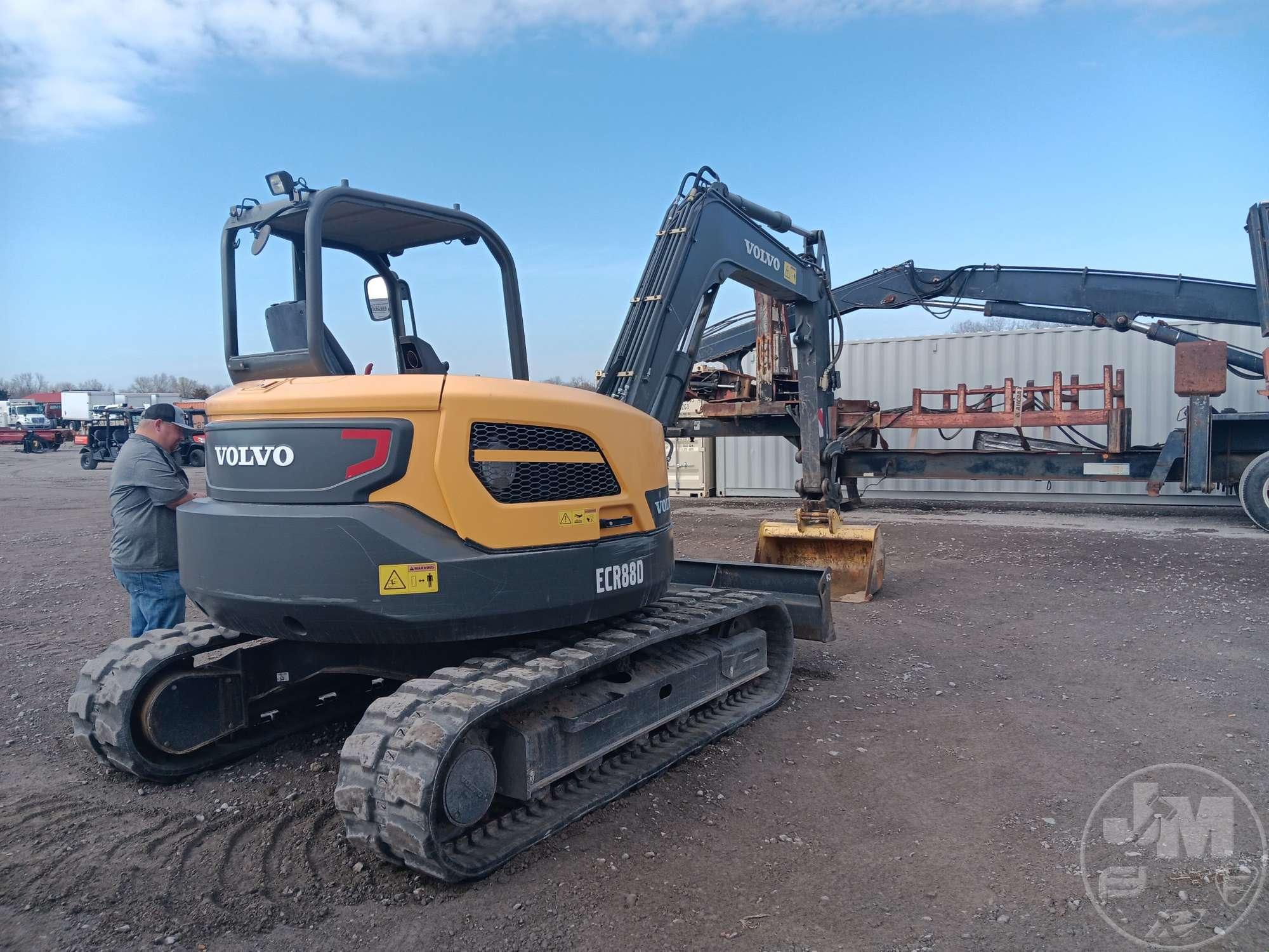 2016 VOLVO ECR88D MINI EXCAVATOR SN: UCE00E88E0021227