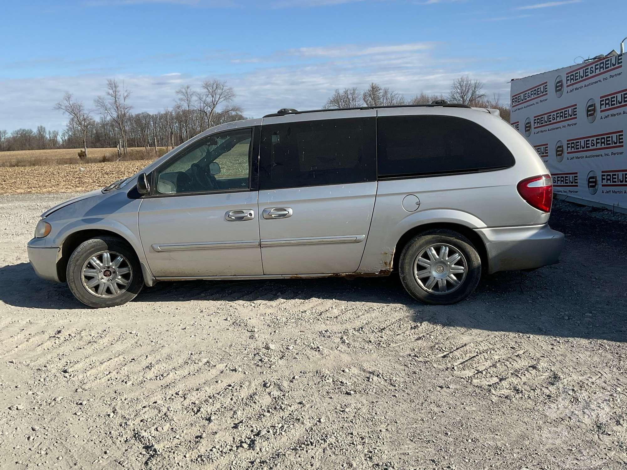 2006 CHRYSLER TOWN AND COUNTRY VIN: 2A4GP54LX6R747965 FWD