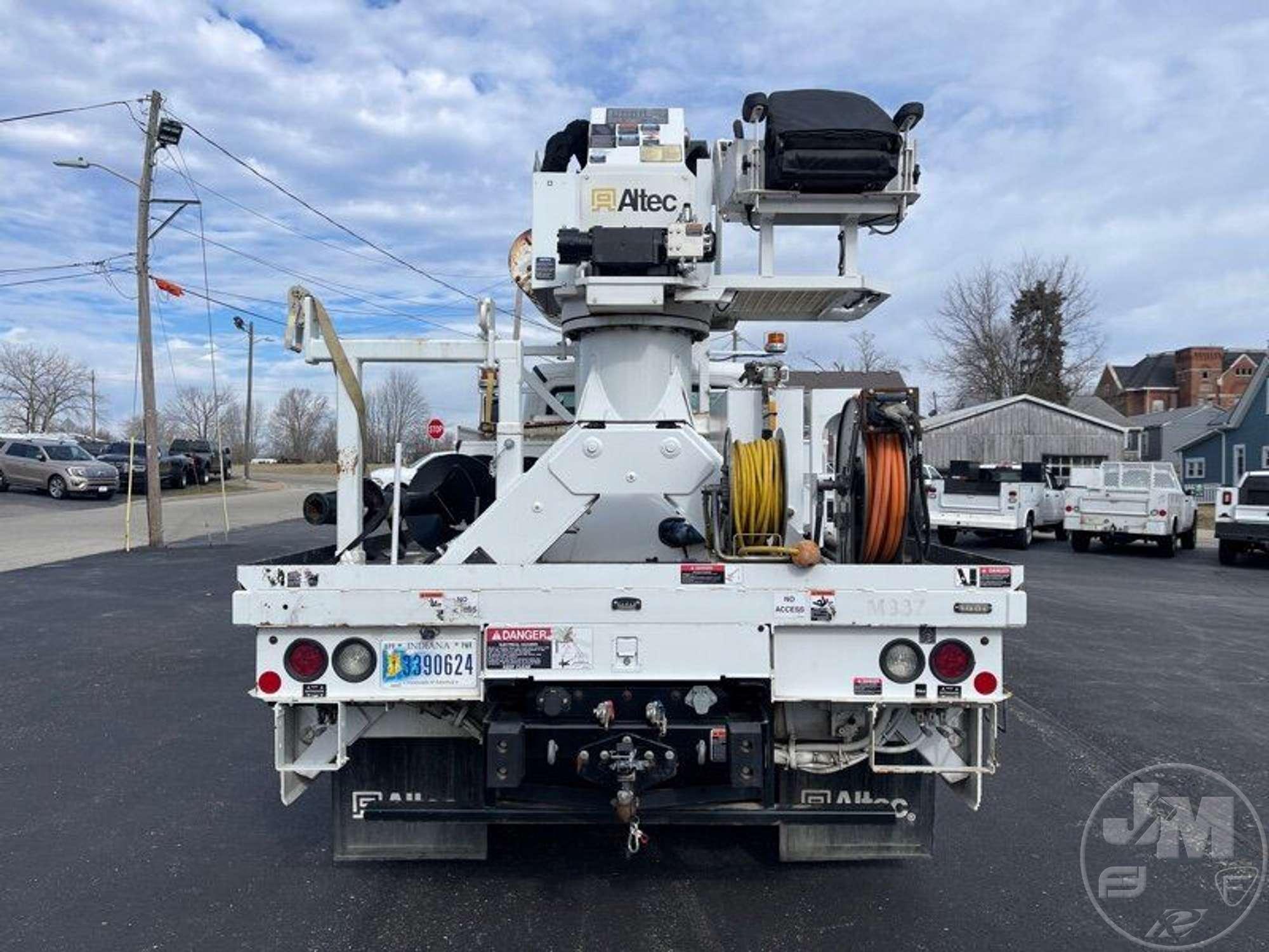 2019 FREIGHTLINER M2-106 DIGGER DERRICK S/A DIGGER DERRICK TRUCK VIN: 3ALACXFC8KDKB7859