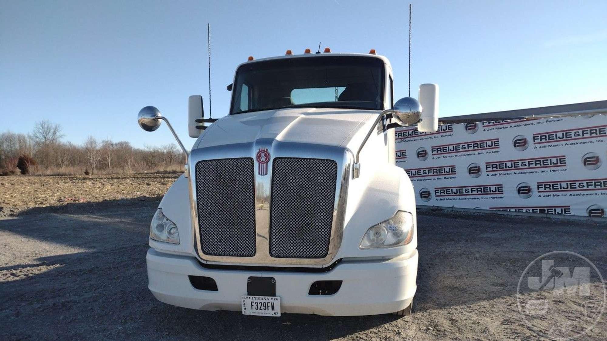 2018 KENWORTH T680 TANDEM AXLE DAY CAB TRUCK TRACTOR VIN: 1XKYD49X7JJ209752