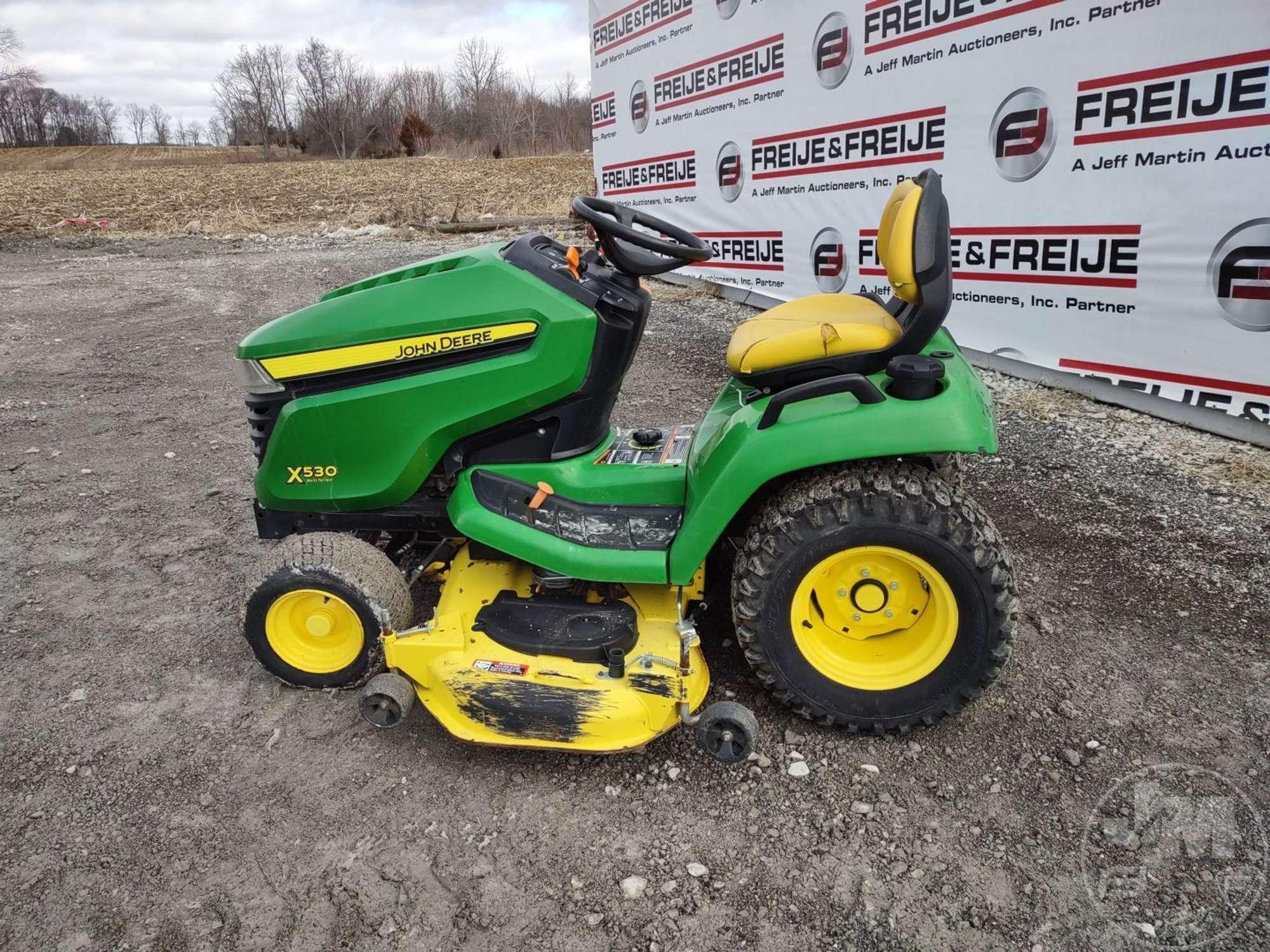 2015 JOHN DEERE X530 RIDING MOWER SN: 1M0X530AVFM103212