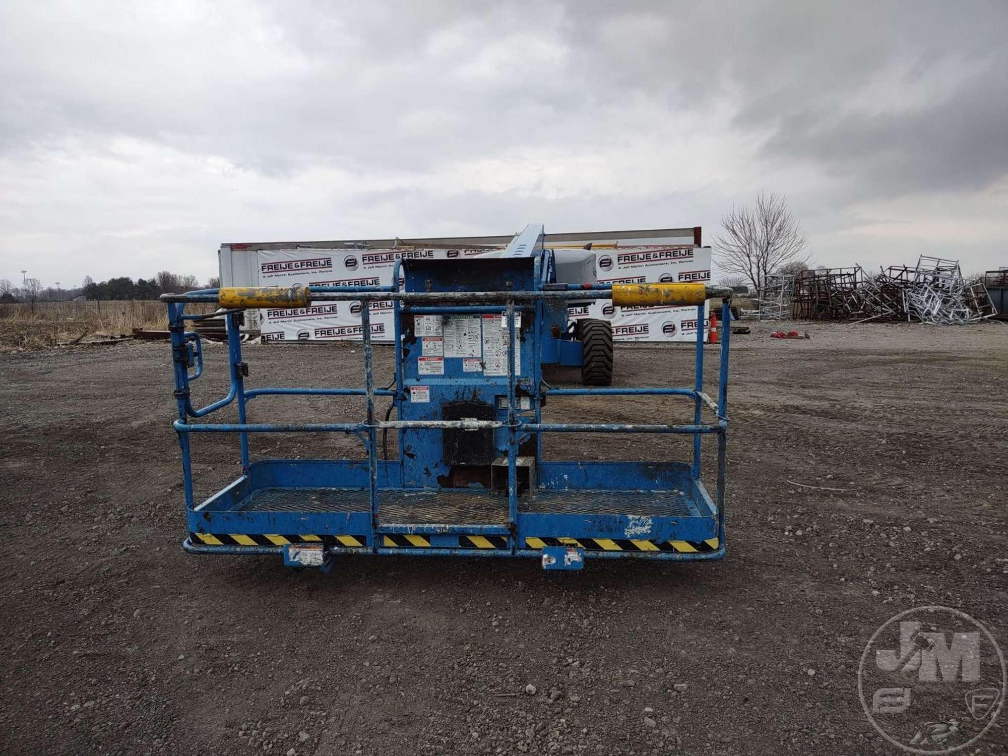 2014 GENIE S-85 4X4 SN: S8514-11501