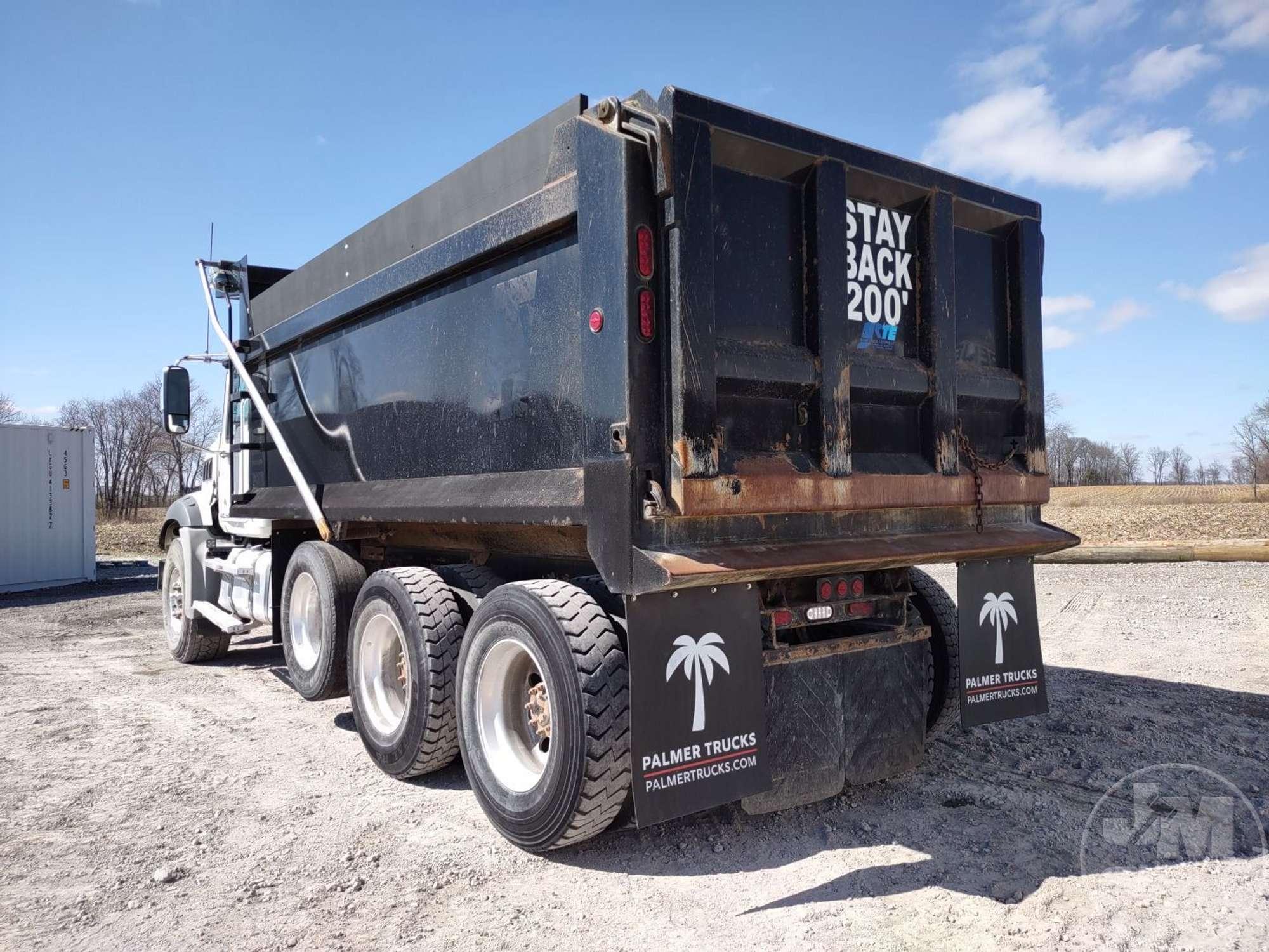 2017 MACK GU (GRANITE) TRI-AXLE DUMP TRUCK VIN: 1M2AX13C0HM037755