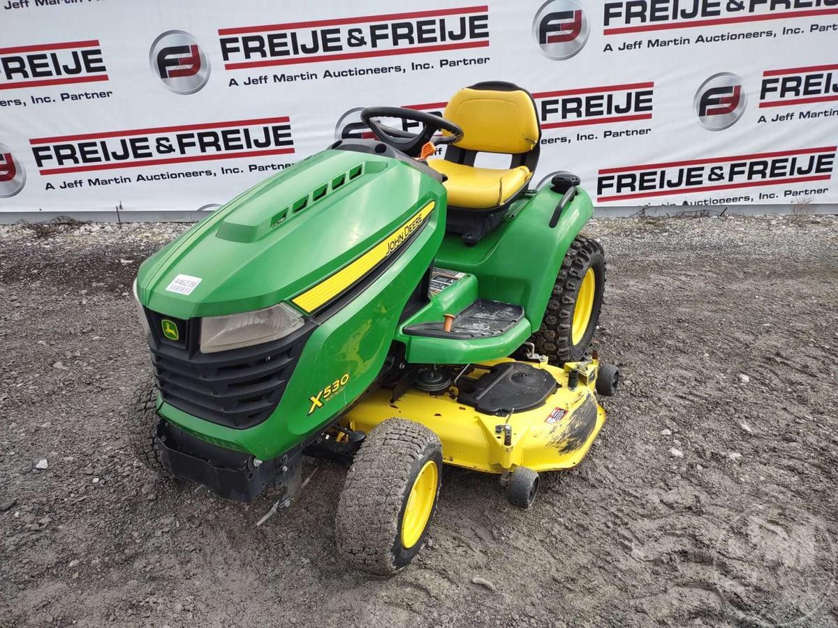 2015 JOHN DEERE X530 RIDING MOWER SN: 1M0X530AVFM103212