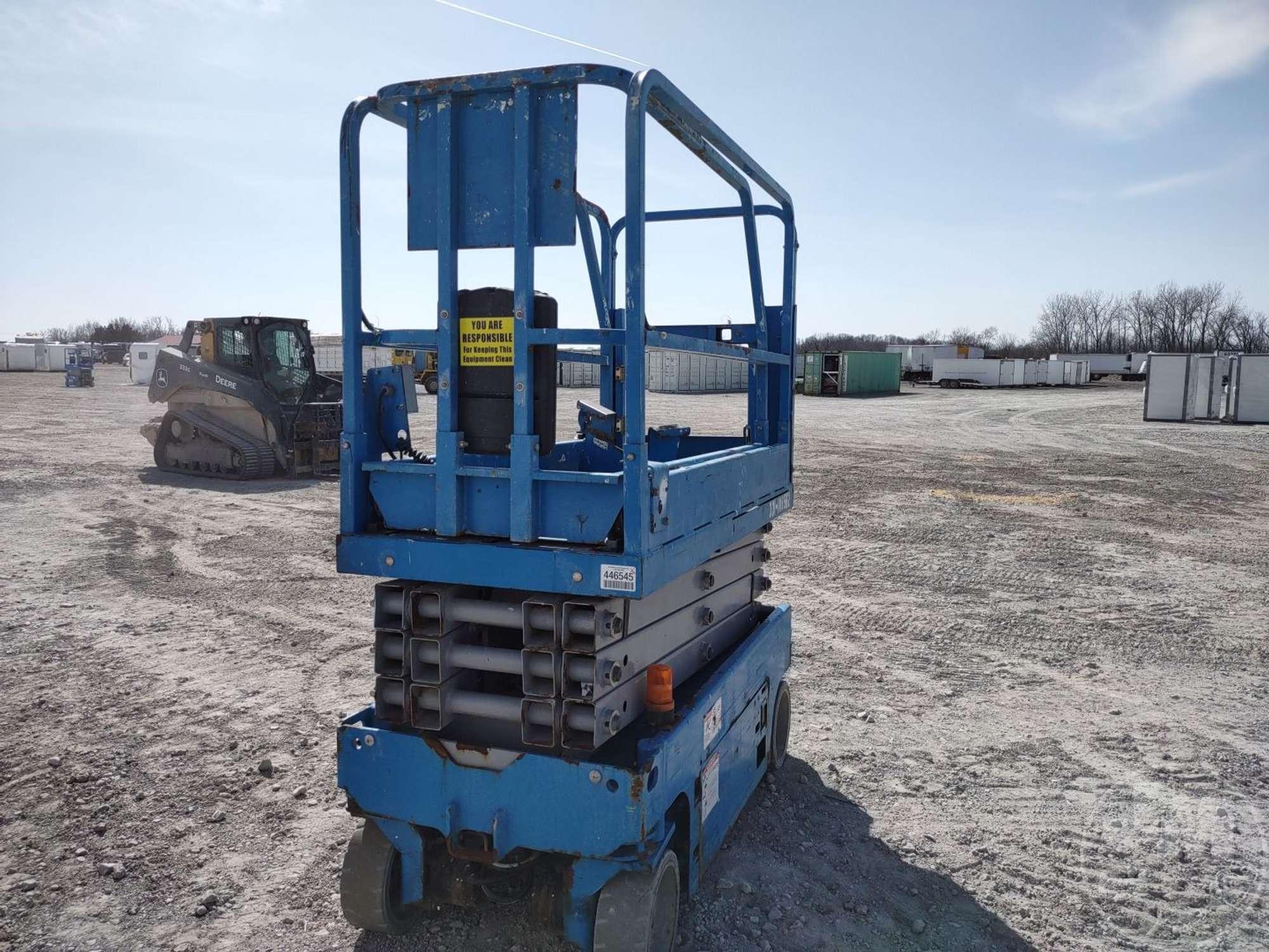 2013 GENIE GS-1930 25 SCISSOR LIFT SN: GS3013A-126672