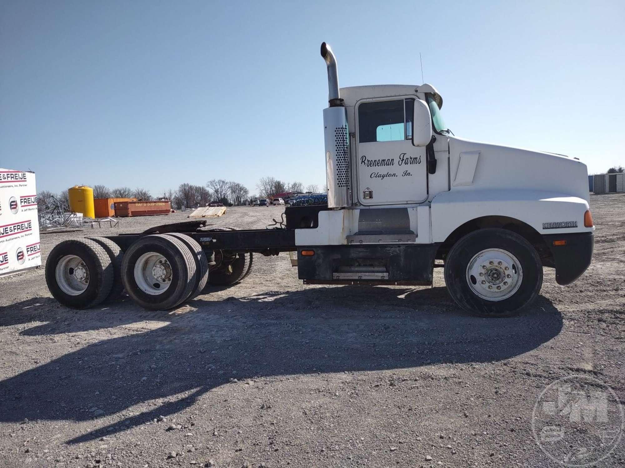 1990 KENWORTH T600A11 TANDEM AXLE DAY CAB TRUCK TRACTOR VIN: 1XKADR9X4LS540204