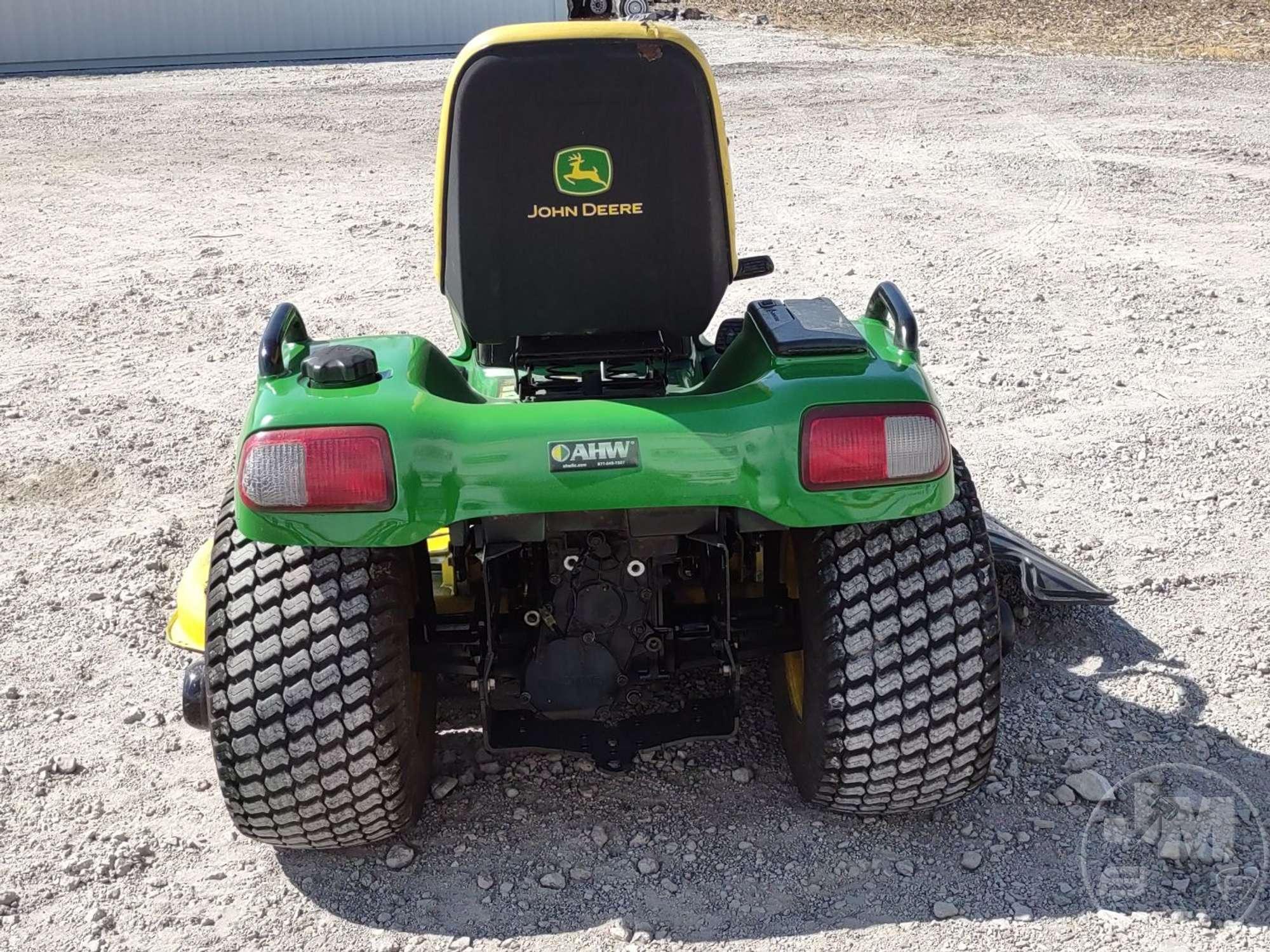 JOHN DEERE X720 RIDING MOWER SN: MOX720A040732