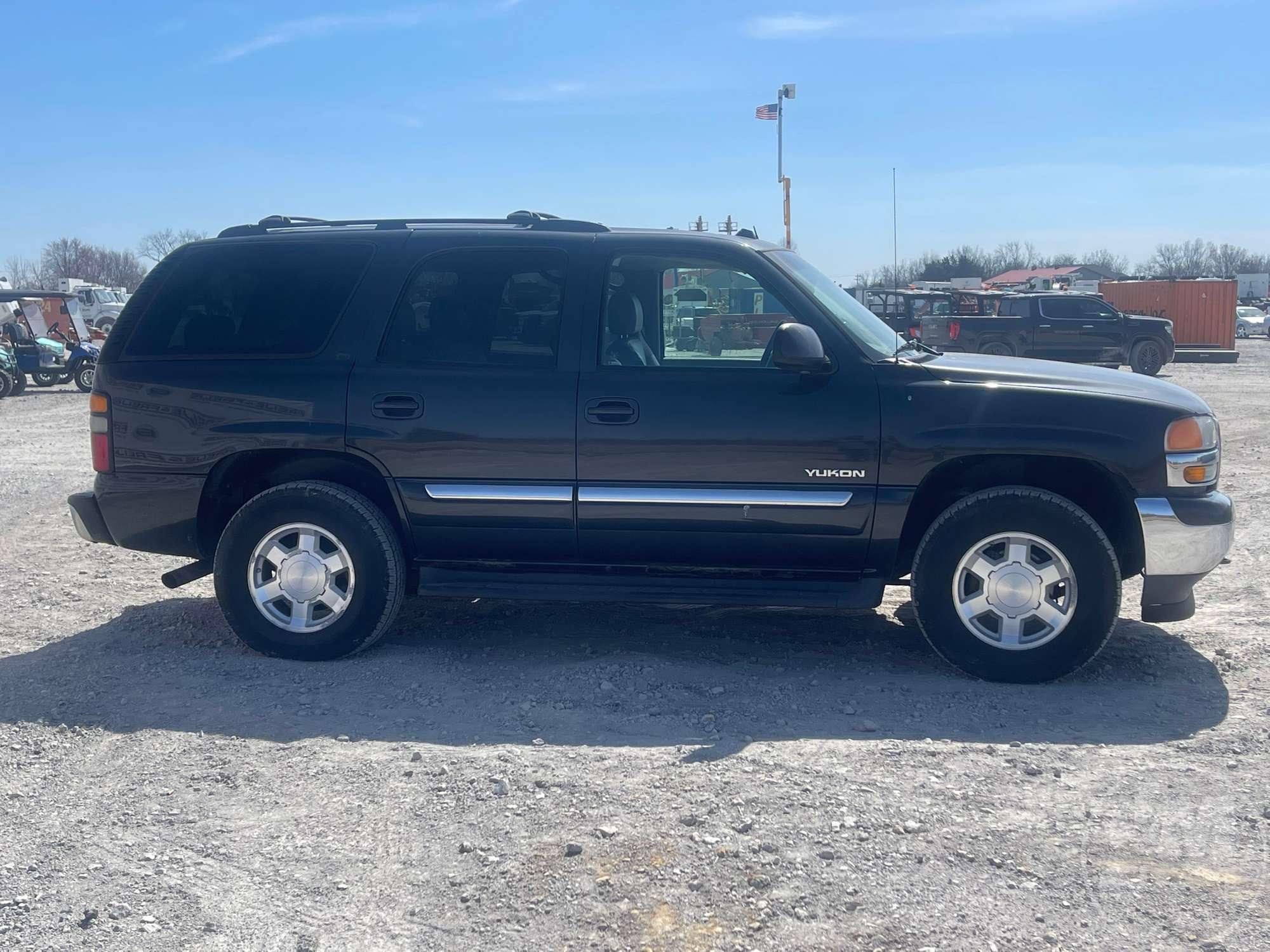 2005 GMC YUKON SLT VIN: 1GKEK13T65R275438 4WD