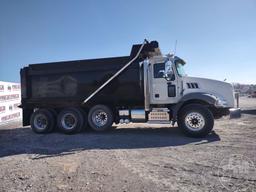 2017 MACK GU (GRANITE) TRI-AXLE DUMP TRUCK VIN: 1M2AX13C0HM037755