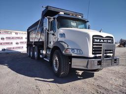 2017 MACK GU (GRANITE) TRI-AXLE DUMP TRUCK VIN: 1M2AX13C0HM037755