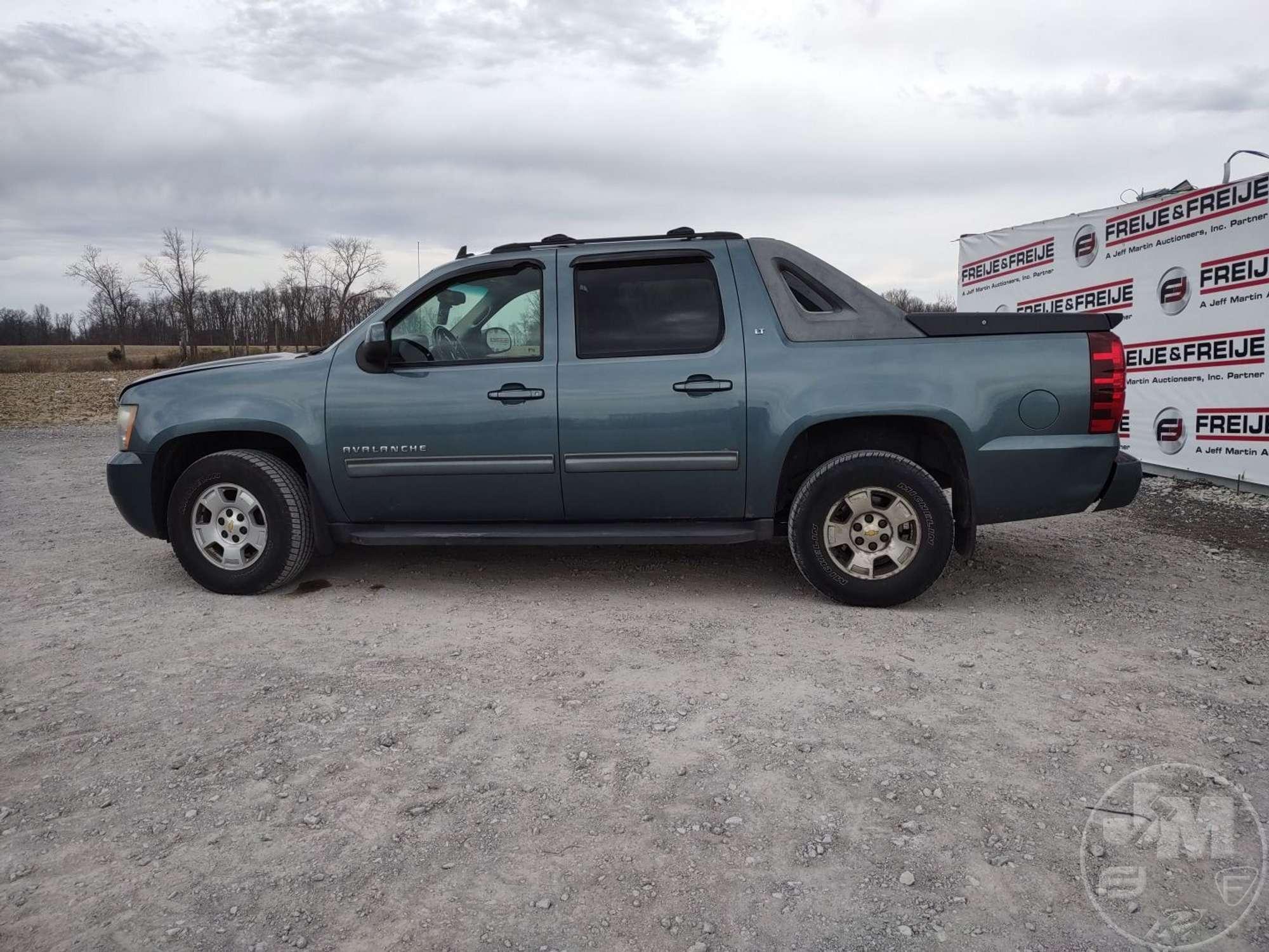 2011 CHEVROLET AVALANCHE VIN: 3GNTKFE31BG158723 4WD