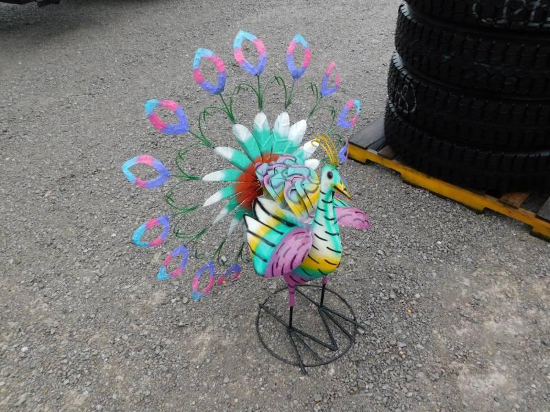 METAL PEACOCK STATUE W/SPINNING TAIL