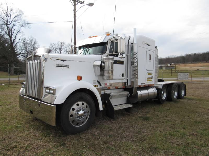 1999 KENWORTH W900L TRI-AXLE TRUCK TRACTOR