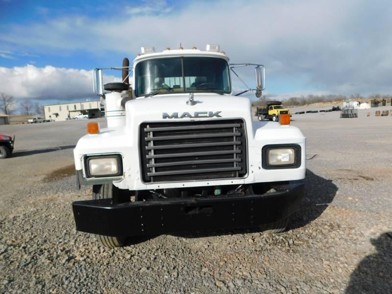 2001 MACK RD688S T/A TRUCK TRACTOR