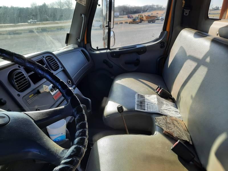 2007 FREIGHTLINER BUSINESS CLASS M2 S/A BKT TRUCK