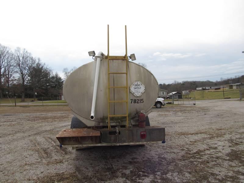 OUT OF AUCTION: 1987 MACK T/A WATER TRUCK