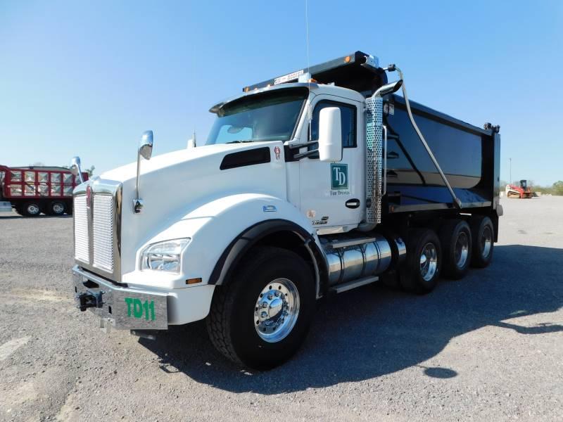 2020 KENWORTH T880 TRI-AXLE DUMP TRUCK