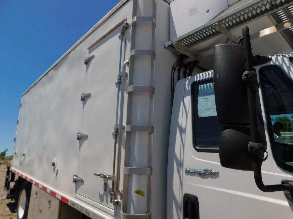 2010 INTERNATIONAL DURASTAR S/A BOX TRUCK