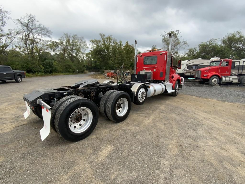 2017 KENWORTH T880 TRI-TRUCK TRACTOR