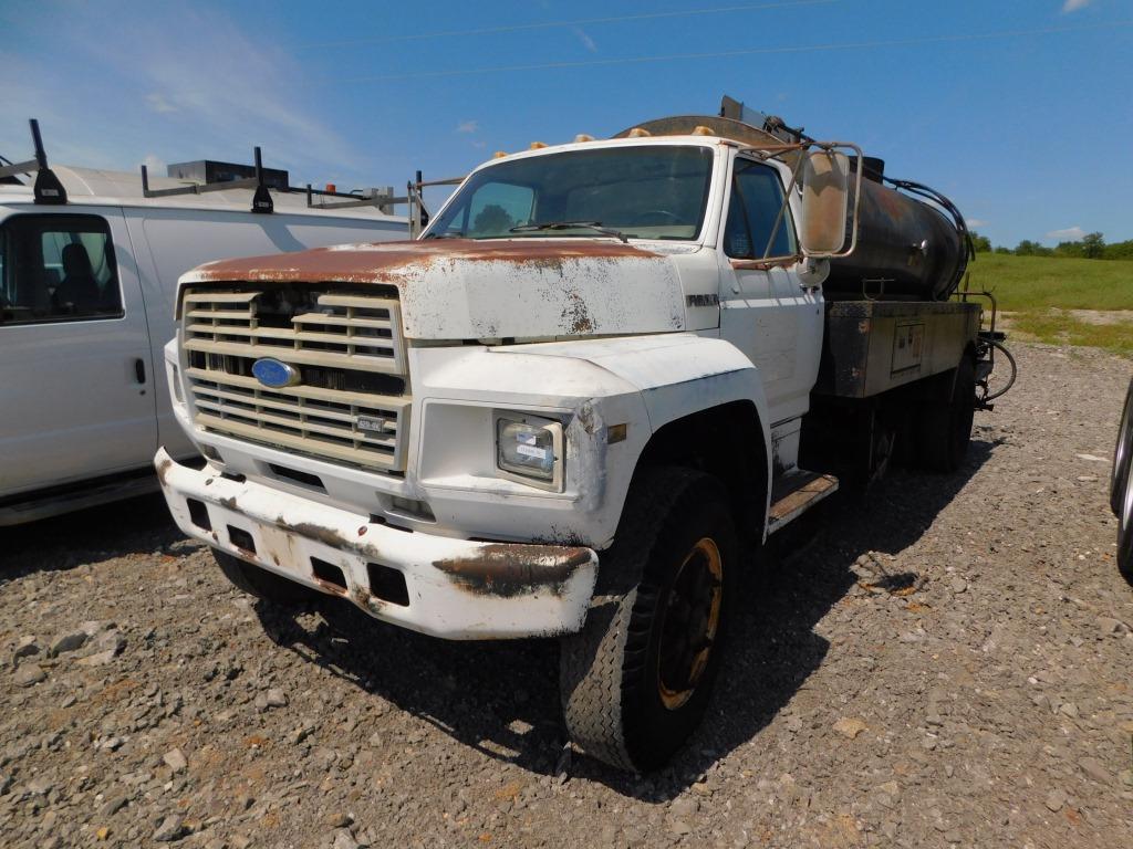 1987 ENTYRE BLACK TOPPER BTHS 1518 GAL DISTRIBUTOR