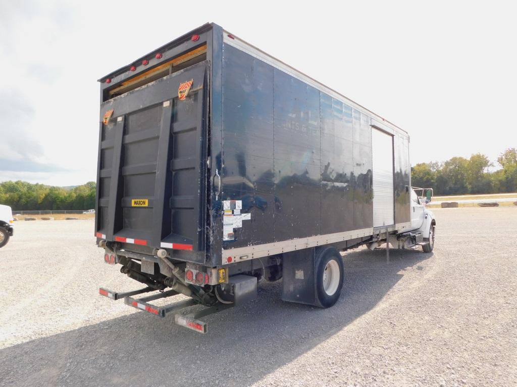 2011 FORD F750 S/A BOX TRUCK