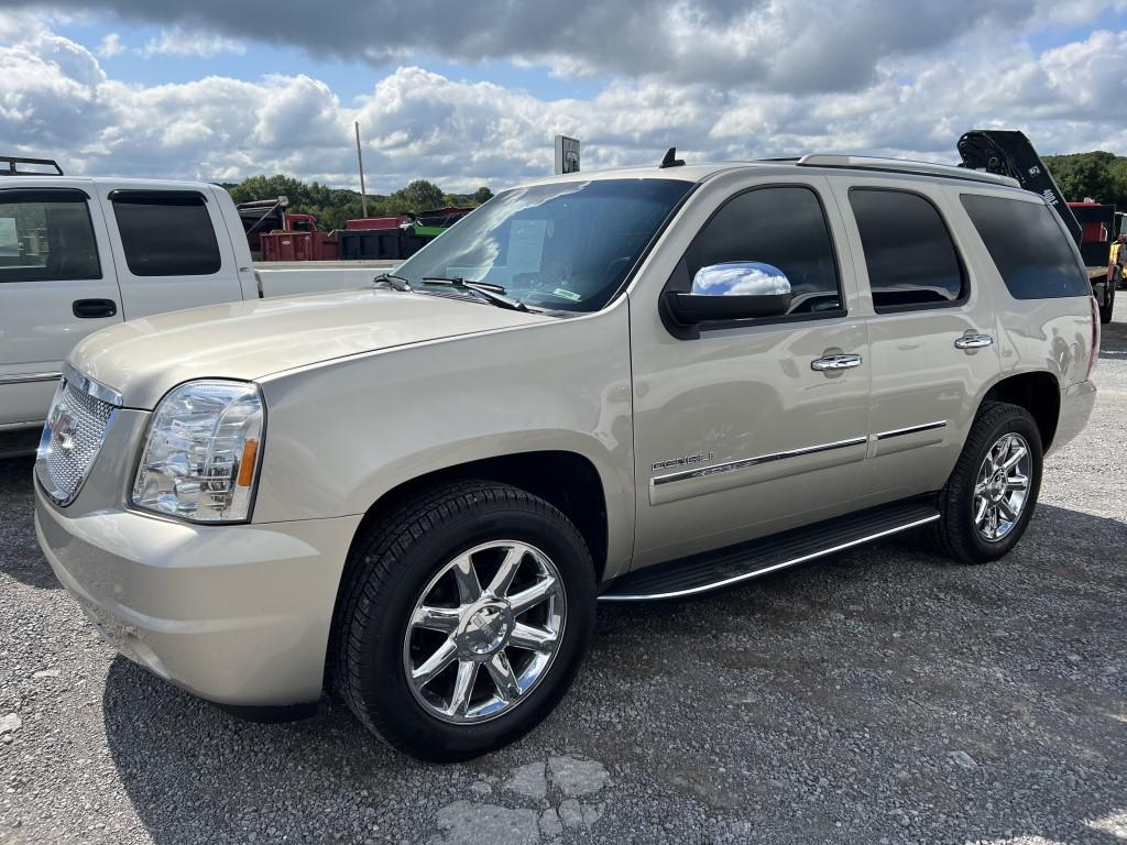 2012 GMC YUKON DENALI SUV