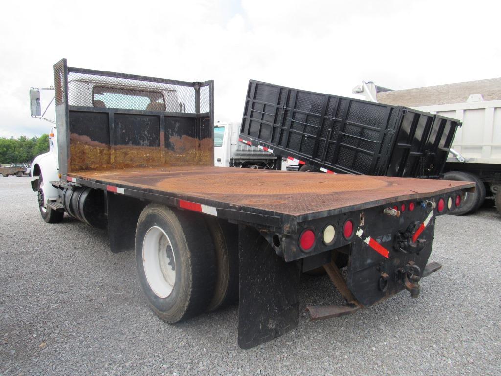 1991 INTERNATIONAL 8200 SINGLE AXLE FLATBED TRUCK