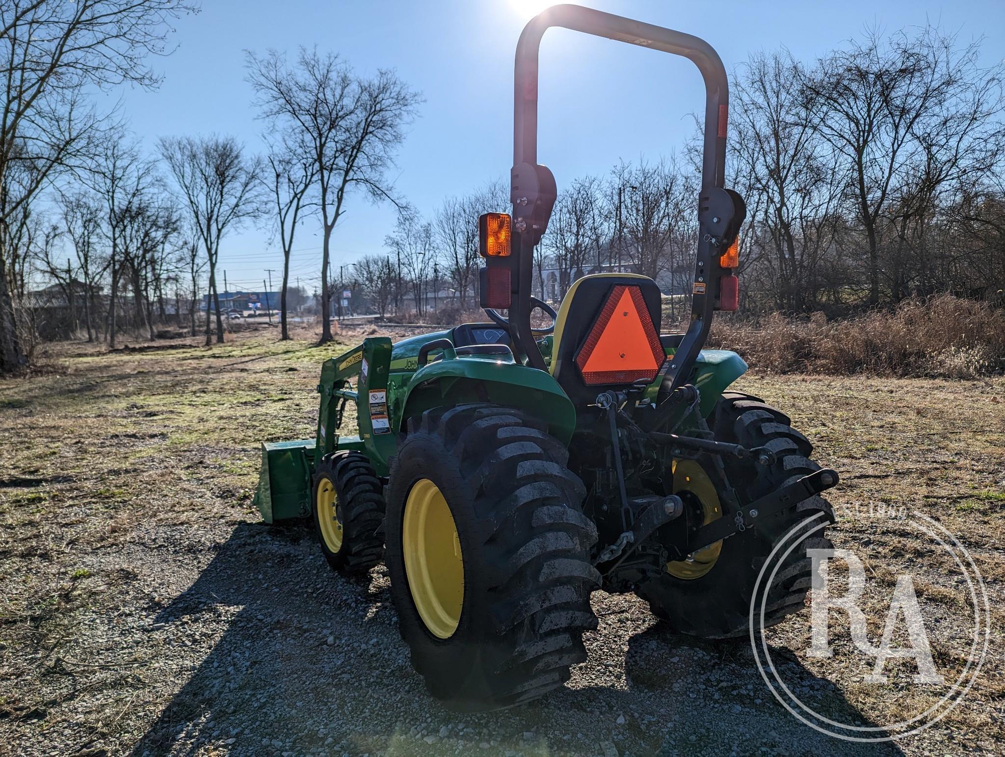 2017 JOHN DEERE 3032E