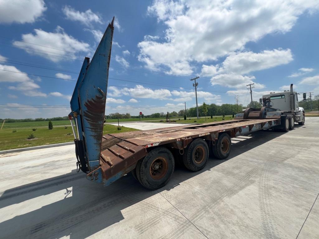 1978 PHELAN TRI-AXLE LOWBOY TRAILER