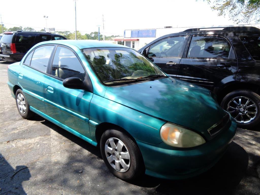 01 KIA  RIO 4D SEDAN