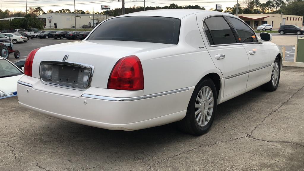 2004 LINCOLN TOWN CAR 4D SEDAN SIGNATURE