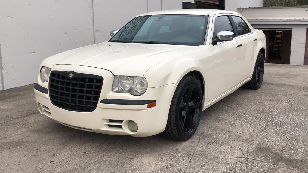 2006 CHRYSLER 300 2WD V8 4D SEDAN C