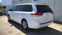 2012 TOYOTA SIENNA FWD MINIVAN LE