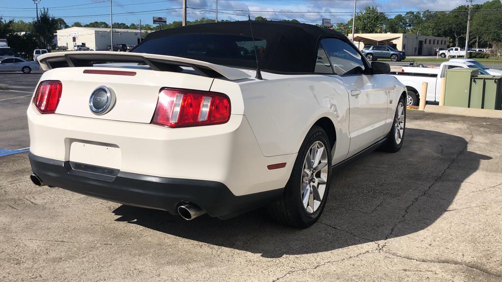 2010 FORD MUSTANG V8 2D CONVERTIBLE GT PREMIUM