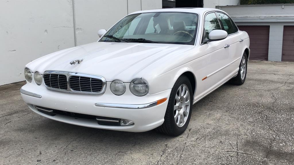 2004 JAGUAR XJ8 4 DOOR SEDAN