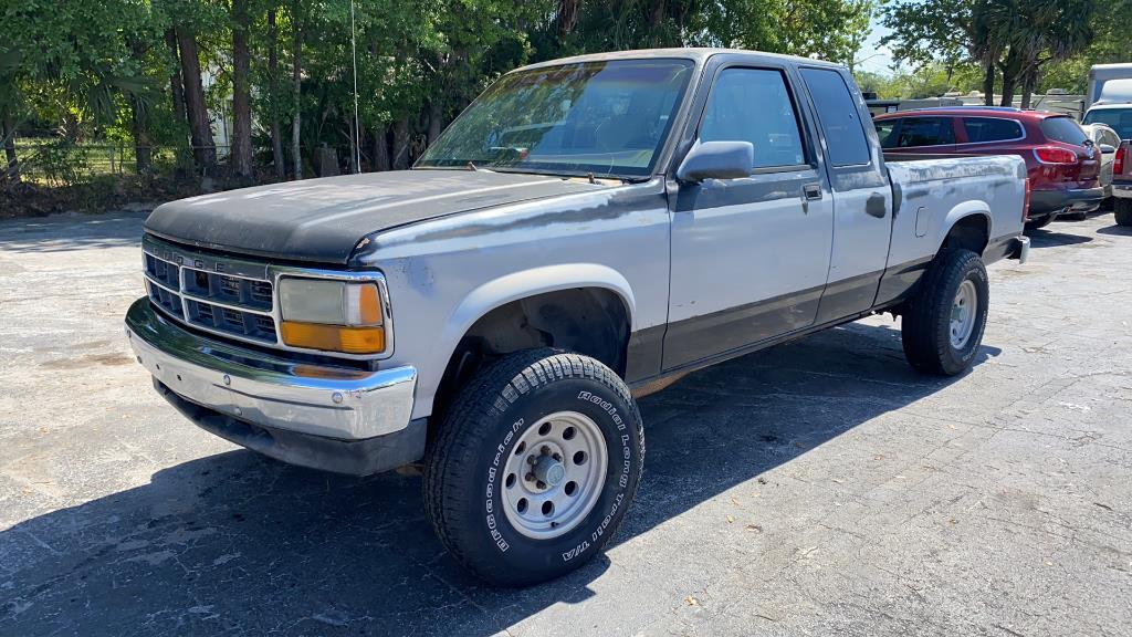 1996 DODGE DAKOTA PICKUP 4WD V8 EXT CAB 5.2L