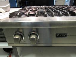 Viking Professional 4-Burner Gas Stovetop, 30" L x 28" W x 8" H. (LOCATED I