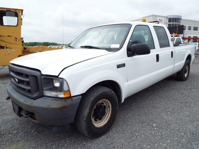 2004 Ford 350 XL Super Duty Crew Cab Pickup Truck (VDOT Unit #R06901)