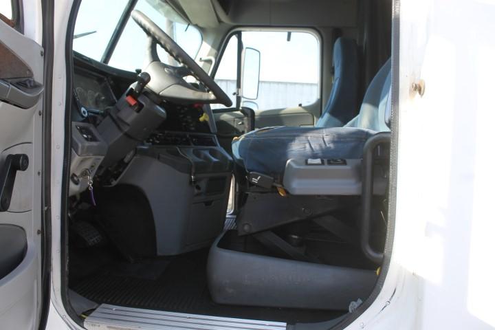 2003 Freightliner Columbia FCL12064S T/A Sleeper Cab Road Tractor (Unit #96)