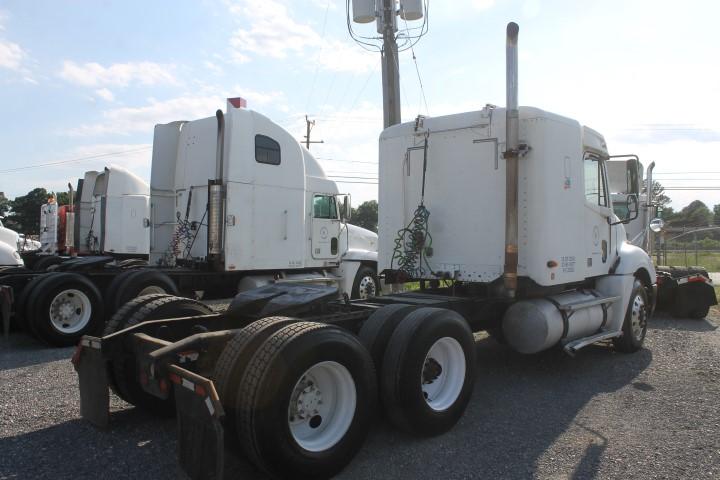 2003 Freightliner Columbia FCL12064S T/A Sleeper Cab Road Tractor (Unit #96)