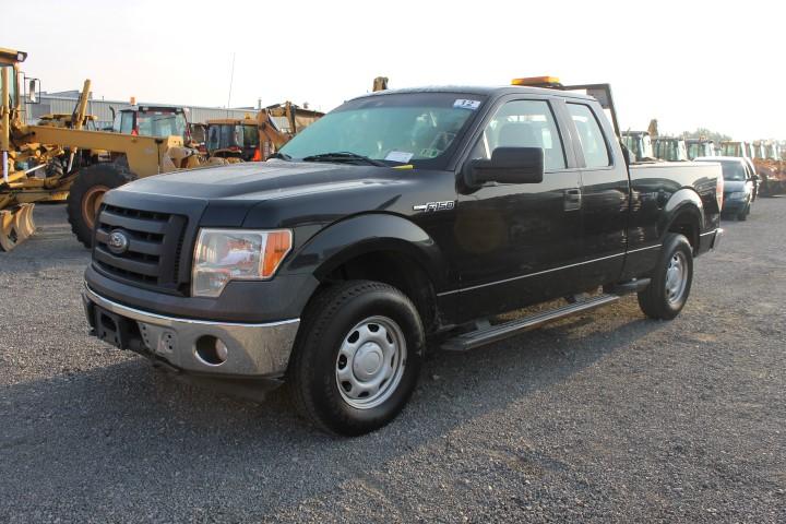 2010 Ford XL F150 Extended Cab 4X4 Pickup Truck