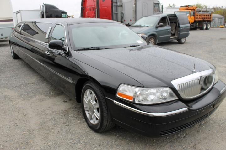 2011 Lincoln Limousine