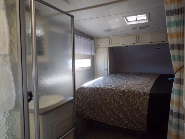 2006 Forest River Flagstaff T/A 5th-Wheel Camper