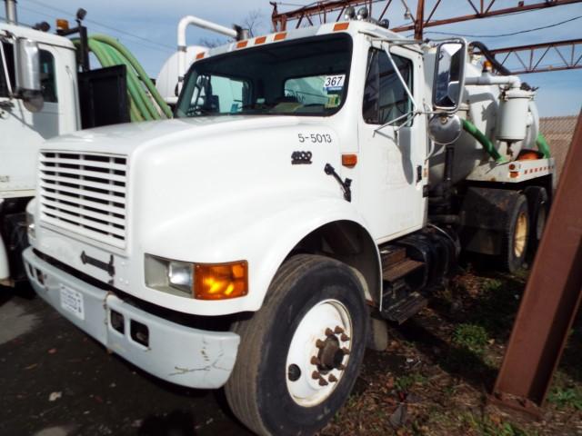 2001 International 4900 T/A Tank Truck (Unit# 5-5013)