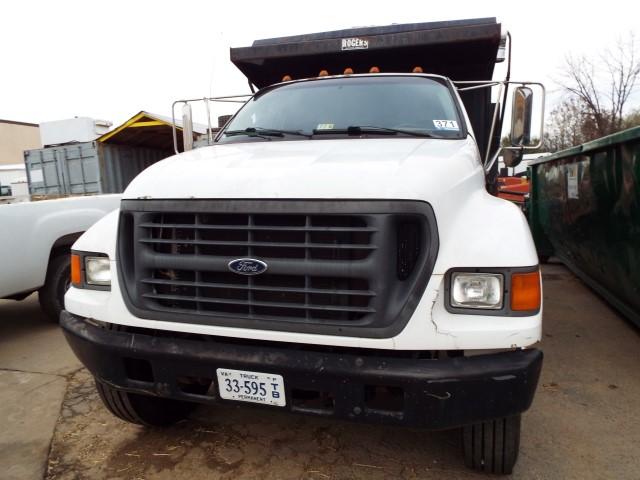 2000 Ford F750 XL Super Duty 10' S/A Dump Truck (Unit# 8-898)