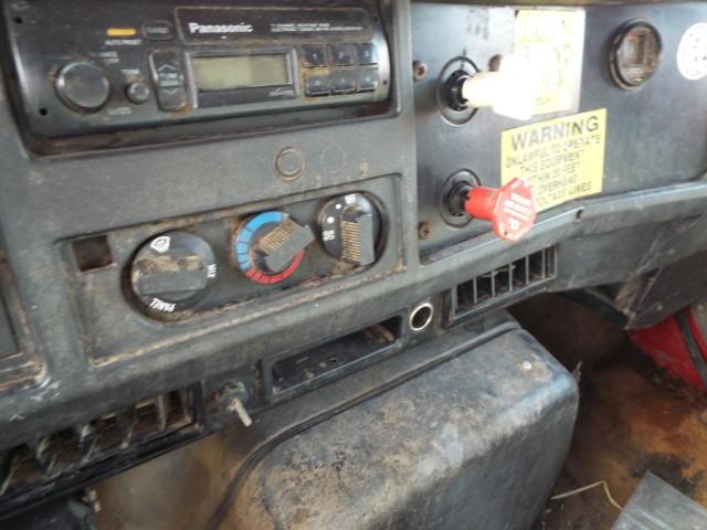 1998 International 4700 10' S/A Dump Truck (Unit# 8875) (Unit Has Electrical Issues Per Seller)